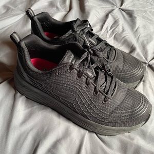 Skechers Women's Relaxed Fit Max Cusioning Elite Sr Outsole Health Care Shoe